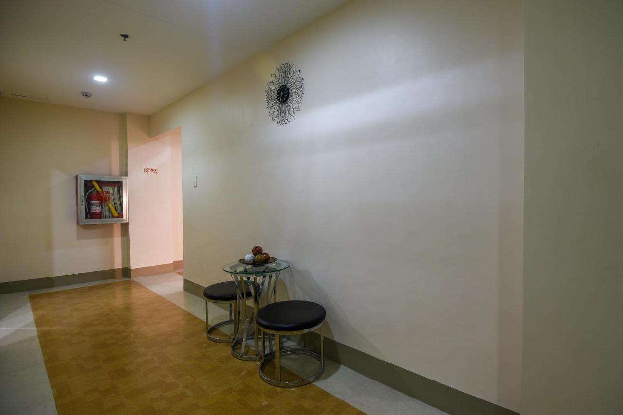 Ett Hometel Kalibo Extérieur photo
