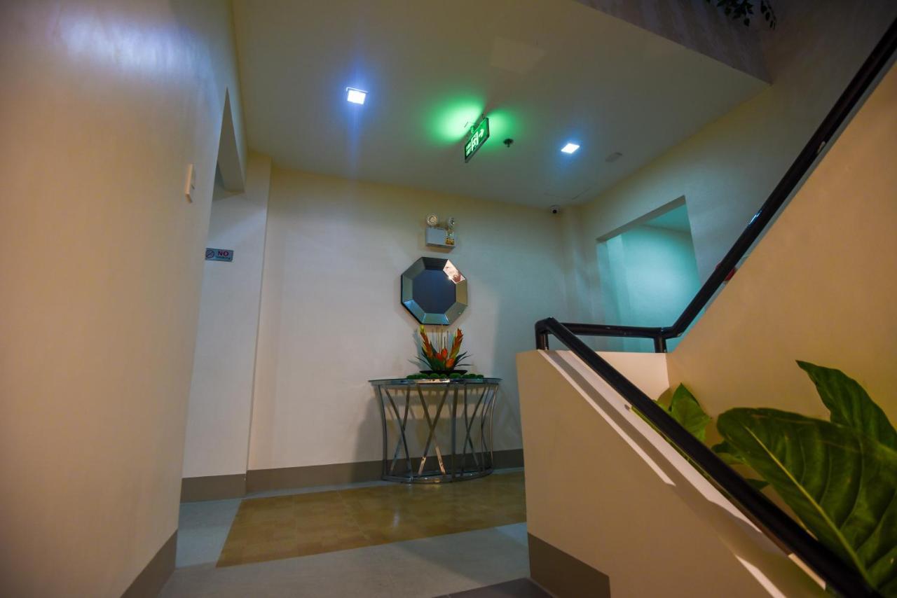 Ett Hometel Kalibo Extérieur photo