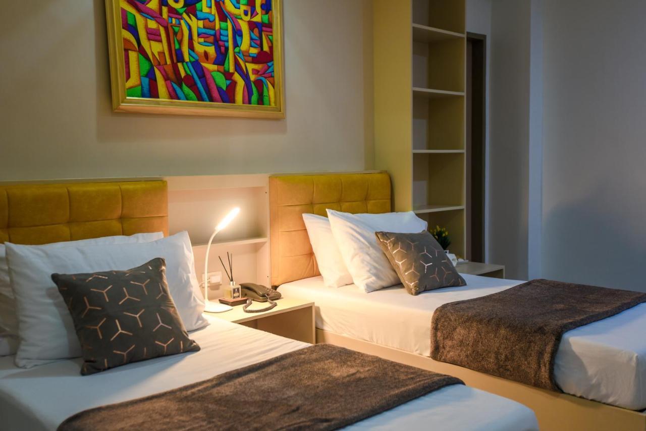 Ett Hometel Kalibo Extérieur photo